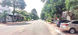 cho thuê đất mặt tiền 5.5m, đường rộng 22m