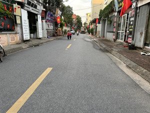 bán đất giang biên long biên dt50m2 ô tô đỗ cổng vuông vắn ở sướng