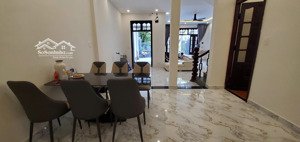 thuê nhà nguyên căn sát biển nguyễn tất thành , giá tốt , full nội thất, kinh doanh ok....