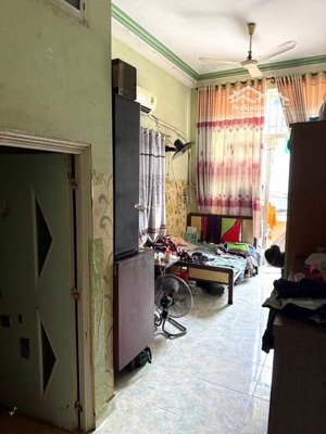 11 tỷ thương lượng, nhà mặt tiền kinh doanh, diện tích : ngan 4,62 - dài 17 mét ( nở hậu 6,7 mét)