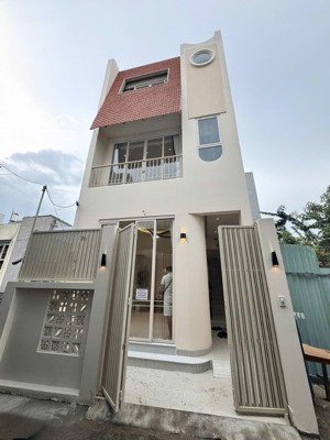 nhà 3 tầng kiểu resort, 70m2 full nội thất, ngang 5m, hẻm 6m, đ. hương lộ 2 gần tên lửa, aeon