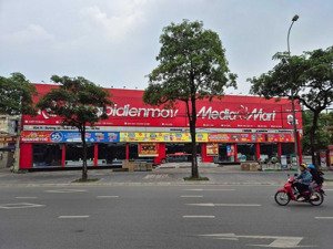 cho thuê nhà mặt phố cầu diễn, với diện tích: 600m2, lô góc: 14m, siêu hiếm!