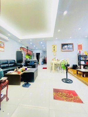 cần bán chung cư vip mặt phố minh khai 80m . giá yêu thương 6,6tỷ