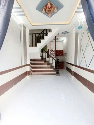 cần bán nhà 1/ lê văn khương 3pn 2wc hẻm rộng 8m đường nhựa