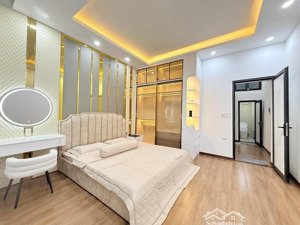 nhà đáng để mua ! ngõ thông, sân trước sau 55m2 - 5 tầng, thang máy cực đẹp. giá 10.5 tỷ