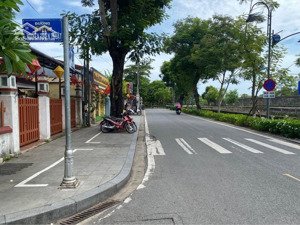 bán nhà mặt tiền nội thành huế