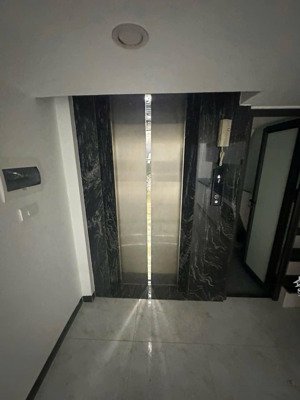 siêu phẩm nhà mới thang máy giáp phố mậu lương