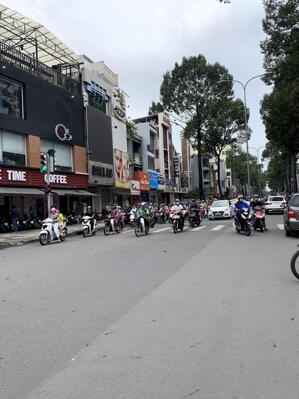 CC bán nhà mặt tiền KD Nguyễn Văn Cừ, Q5. 4,5x45m. 3 tầng. Giá 33 tỷ