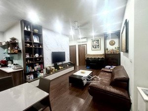 chính chủ gửi bán căn hộ sổ đỏ 90m2 - 3pn chung cư k35 tân mai tầng đep
giá chỉ 8.2 tỷ hiếm nhà bán