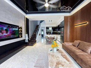 bán nhà 3 tầng mặt tiền đường lỗ giáng 16, hòa xuân, cẩm lệ, dt 102m5, full nội thất