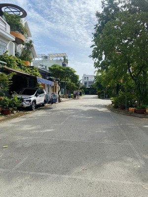 bán đất tặng kèm nhà 362m2 (13x28) gần sông, đường oto, cách trung tâm sài gòn 15 phút đi xe