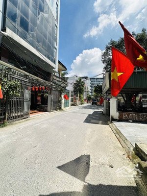 bán nhà mặt phố tân thuỵ 2 thoáng view hồ- ô tô tránh kd 100m2, mt4m giá 22.5 tỷ.
