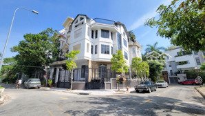 siêu phẩm biệt thự góc 2 mt đường 34 trần não q2 / 10x18m / hồ bơi đẳng cấp sang trọng / giá 40 tỷ