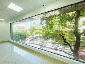 cho thuê văn phòng 150m2 tại phố mễ trì hạ, view thoáng, xe máy ô tô thuận tiện.