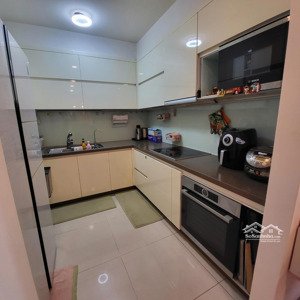 bán căn hộ saigon airport , 3pn, 2wc ,128m , có sổ , giá : 9.5 tỷ , không nội thất , 