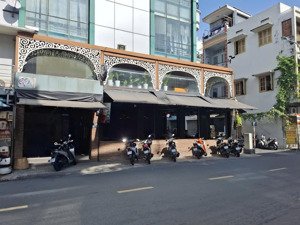 mặt bằng cho thuê gốc 2 mặt tiền số 126 đặng văn ngữ.phường phú nhuận.tp.hcm