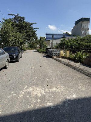 chuyển nhượng mảnh đất 60m2 full thổ cư, view hồ mai hiên, mai lâm, đông anh. vỉa hè, oto tránh.