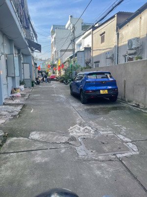 chủ gấp bán giảm chào 3ty nhà còn mới ở ngay liên khu 4-5,bhhb bình tân.hẻm 5m ô tô vào nhà thoải