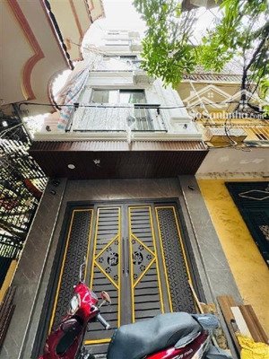 siêu phẩm nhà mới đẹp ở ngay trung tâm đống đa - 6 tầng thang máy - 2 thoáng - văn phòng - thông s