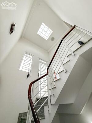  BÁN NHÀ HẺM XE TẢI 6M – THÀNH THÁI – NHÀ KIÊN CỐ 5 TẦNG – DÒNG TIỀN ỔN ĐỊNH Q.10 • Diện tích: 43m² (3.1m x 14m).