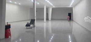 cho thuê loại bất động sản khác tại số 8 nguyễn ái quốc, 90 triệu, 400 m2, giá siêu hời