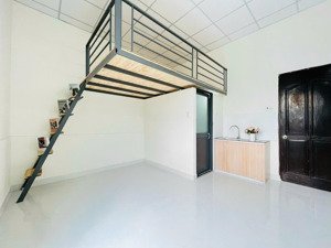 cho thuê căn hộ có gác khu sân bay, gần vaa - huflit - cv gia định