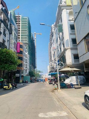 cần bán toà nhà 2 mặt tiền lý thường kiệt, phường 14, quận 10