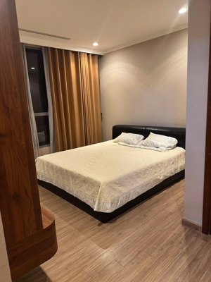 chính chủ bán căn 2pn times city dt 75m2 tầng trung đẹp,ban công nam, có slot ô tô lh :0987788878