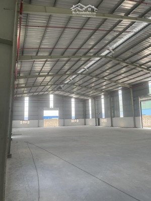 bán kho xưởng 2.000m2 kcn đức hòa, long an, có pccc tự động, giá bán: 30 tỷ
