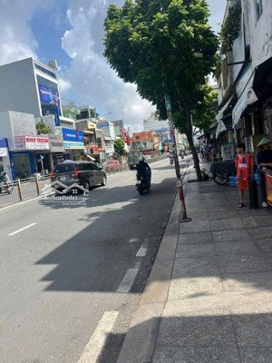 bán nhà mt lũy bán bích tân phú 4.1x16.4m, 3 tầng vỉa hè rộng gần coopmart hoà bình tiện kd 9.9 tỷ