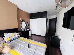 bán căn hộ xigrand court, 3pn, 2wc , 90m2 , có sổ , giá : 8.5 tỷ , liên hệ : 
