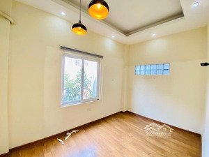 cần bán nhà an dương vương 42 m2 x 5 tầng weiu sông hồng lộng gió - ô tô cách 6m giá chỉ 8.7 tỷ