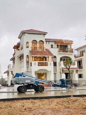 biệt thự song lập sở hữu lâu dài , bàn giao hoàn thiện ck ngay 3tỷ giá chỉ còn 32,6 tỷ( có vat )