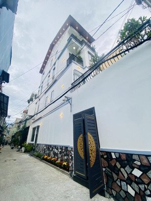 bán nhà căn góc 2 mặt tiền hẻm xe tải 4x16m 1 trệt 3 lầu có sân ô tô 6pn sổ hồng riêng