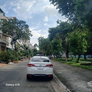 10 tỷ 900 thương lượng ,nhà mặt tiền khu dân cư, 4 tầng ,diện tích : ngan 4 mét - dài 20 mét.