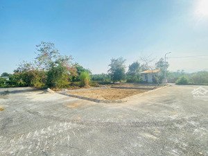 chính chủ bán gấp đất p.sơn lộc 60m2, mt 6m ngõ thông, vị trí trung tâm sổ đỏ vuông vắn, giá đầu tư