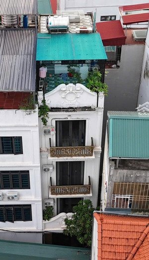 siêu phẩm căn nhà 5 tầng tổ 13 yên nghĩa
diện tích 35m, ô tô đỗ cửa, nhà full nội thất
lh0337729626