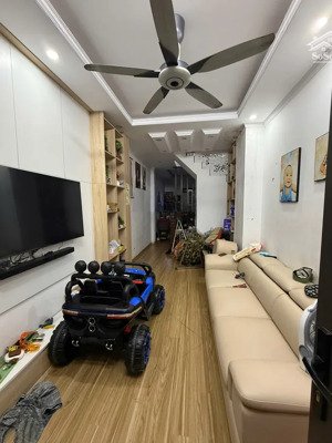 bán nhà phố thanh am 41m x 5 tầng ô tô đỗ cửa cách mặt chục mét giá chỉ 6.85 tỷ