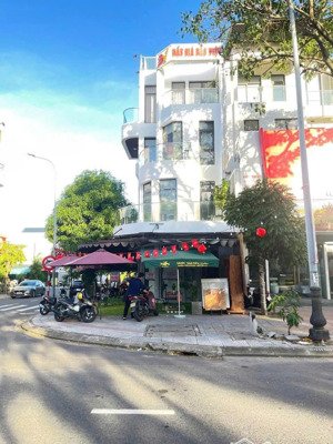 bán nhà mặt phố 4.5 tầng 2 mặt tiền nguyễn sinh sắc và hoà phú 32, đối diện ubnd quận