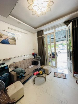 xem nhanh nhà mặt tiền kinh doanh 4 tầng 19m2 ngay đường ba đình quận 8 chỉ 4,5 tỷ