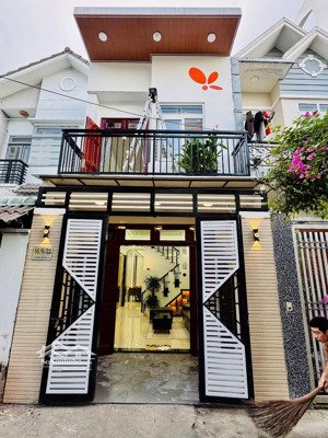 bán nhà 1trệt 1lầu 2pn hẻm 5m ô tô thạnh xuân 25, quận 12. giá 4tỷ650 full nội thất, gần chợ, ubp