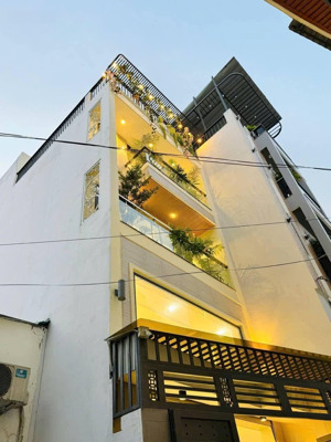 cô châu cần bán nhà xô viết nghệ tĩnh, p17, bình thạnh, giá 3tỷ880 dt 82,8m2, còn hđ thuê 24 tr/th