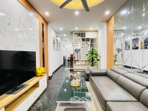 bán nhà xuân đỉnh, 40m2 chỉ 9.x tỷ, gần ngoại giao đoàn, ngõ ô tô, sát phố, nội thất vip , hiếm quá