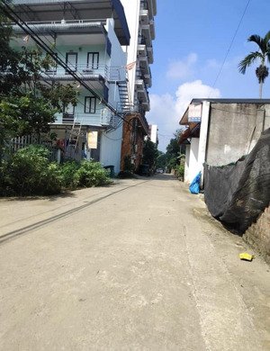 bán gấp lô 157m, mt 8.4m. gần sát đh quốc gia, gần metro 5, đh fpt, cnc. giá chỉ 3.2 tỷ