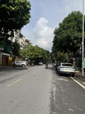 bán nhà phân lô ô tô tránh, văn phú hà đông hà nội, kinh doanh, 100m, 5 tầng, giá đầu tư chỉ 18 tỷ.