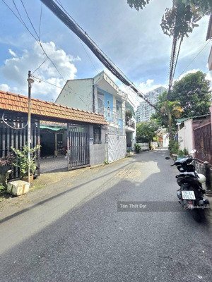 bán nhà diện tích 120m2, hẻm xe tải, sân đậu xe hơi, hiệp bình chánh gần gigamall, phạm văn đồng