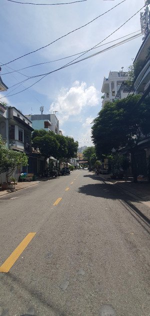 giá tốt! chính chủ bán nhà mặt tiền siêu đẹp tân phú 4,5m x 19m nở hậu l 8,4m , 4 tầng giá 13 tỷ