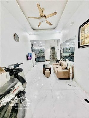 bán nhà phố yên lãng - 30m2 x 4 tầng - lô góc 2 mặt thoáng - chậm là hết