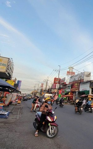 bán căn nhà + mặt bằng kinh doanh góc 2 mặt tiền đường phùng hưng, trung tâm chợ an bình