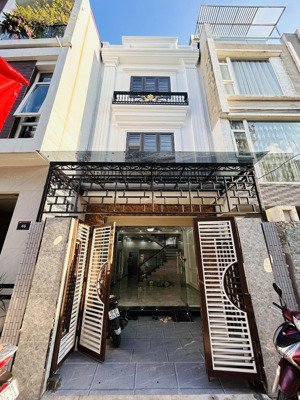 nhà mặt ngõ ô tô, xây độc lập, sân cổng riêng, phương lưu vạn mỹ, 4 tỷ5